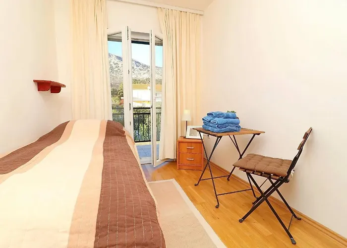 Trstenica-two Bedroom With Balcony E Apartament Orebić